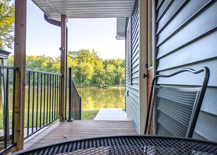 Holiday home Escape To The Riverfront Hideaway Momence