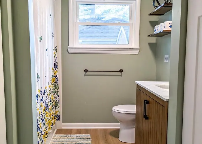 Escape To The Riverfront Hideaway Holiday home Momence